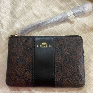 NWT Coach Corner Zip Wrislet In Signature Canvas Black and Brown